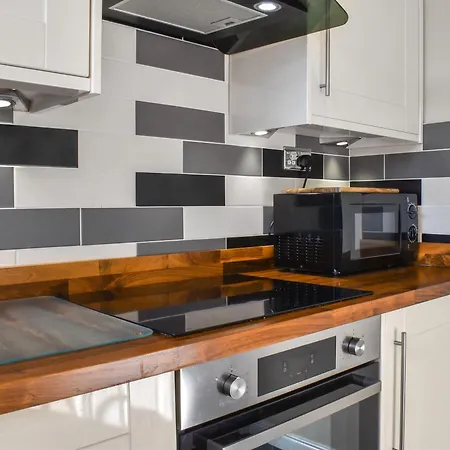 Claife Apartment