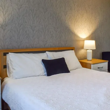 Claife Apartment